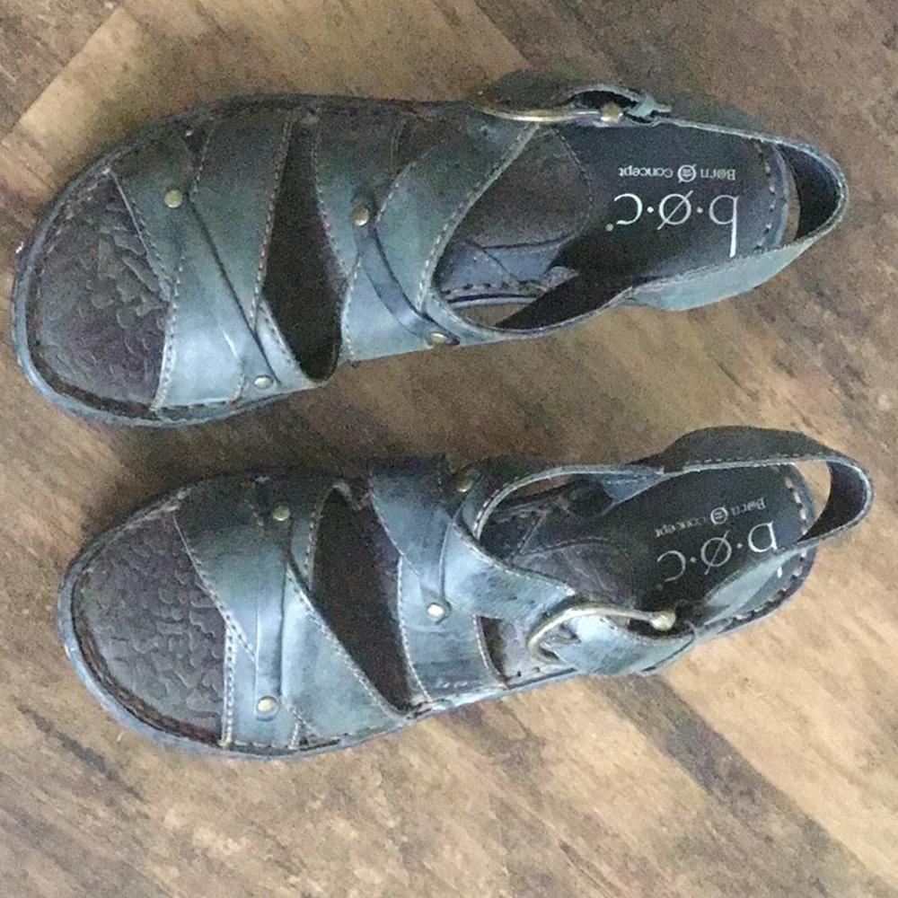 Size 7.5 Born Concept heeled sandals